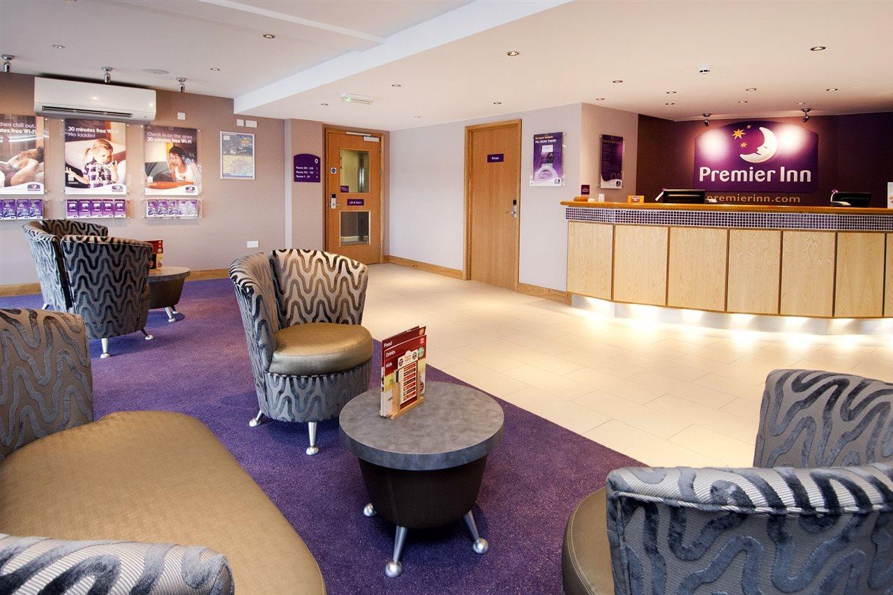 Premier Inn Barry Island Экстерьер фото