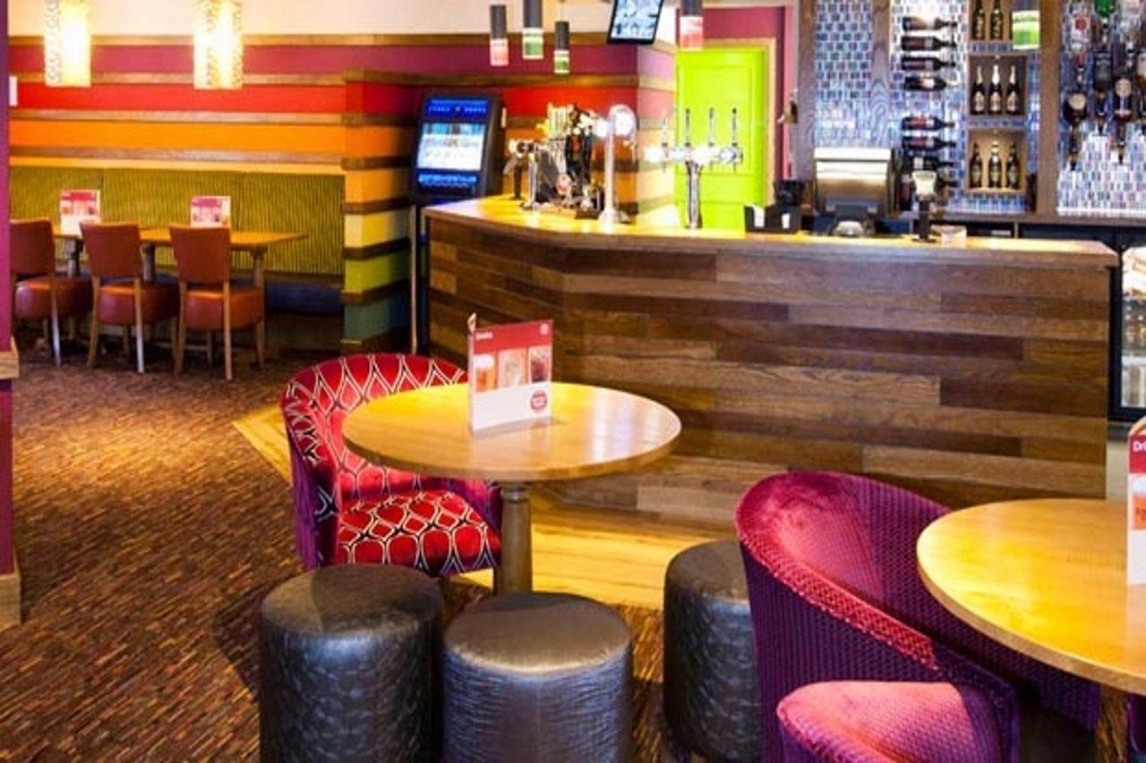 Premier Inn Barry Island Экстерьер фото