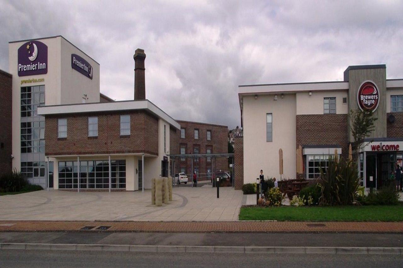 Premier Inn Barry Island Экстерьер фото