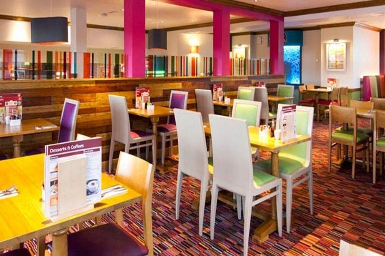 Premier Inn Barry Island Экстерьер фото