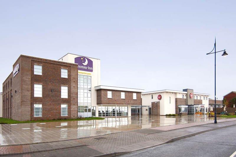 Premier Inn Barry Island Экстерьер фото